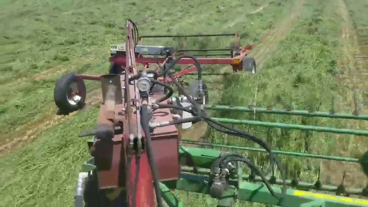 Fluffing hay
