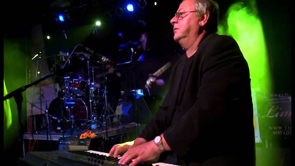 3+2 együttes - Anyám, édesanyám (LIVE in DUNASZEG 2011)