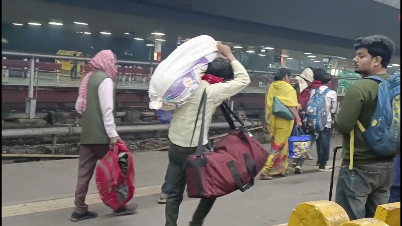Train journey  kanpur to delhi #vlog #viral #train 