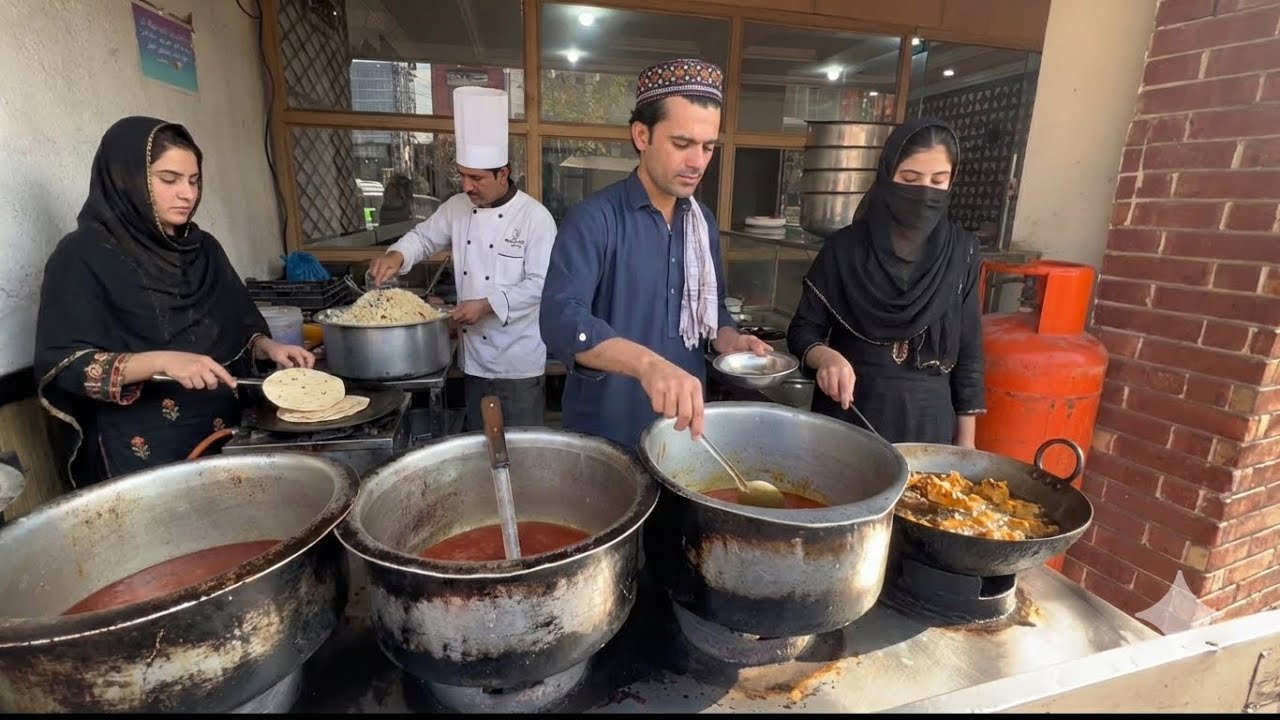 Amazing Pakistani Street Food Cooking | Pakora, Roti & Rice Live Kitchen in Pakistan 