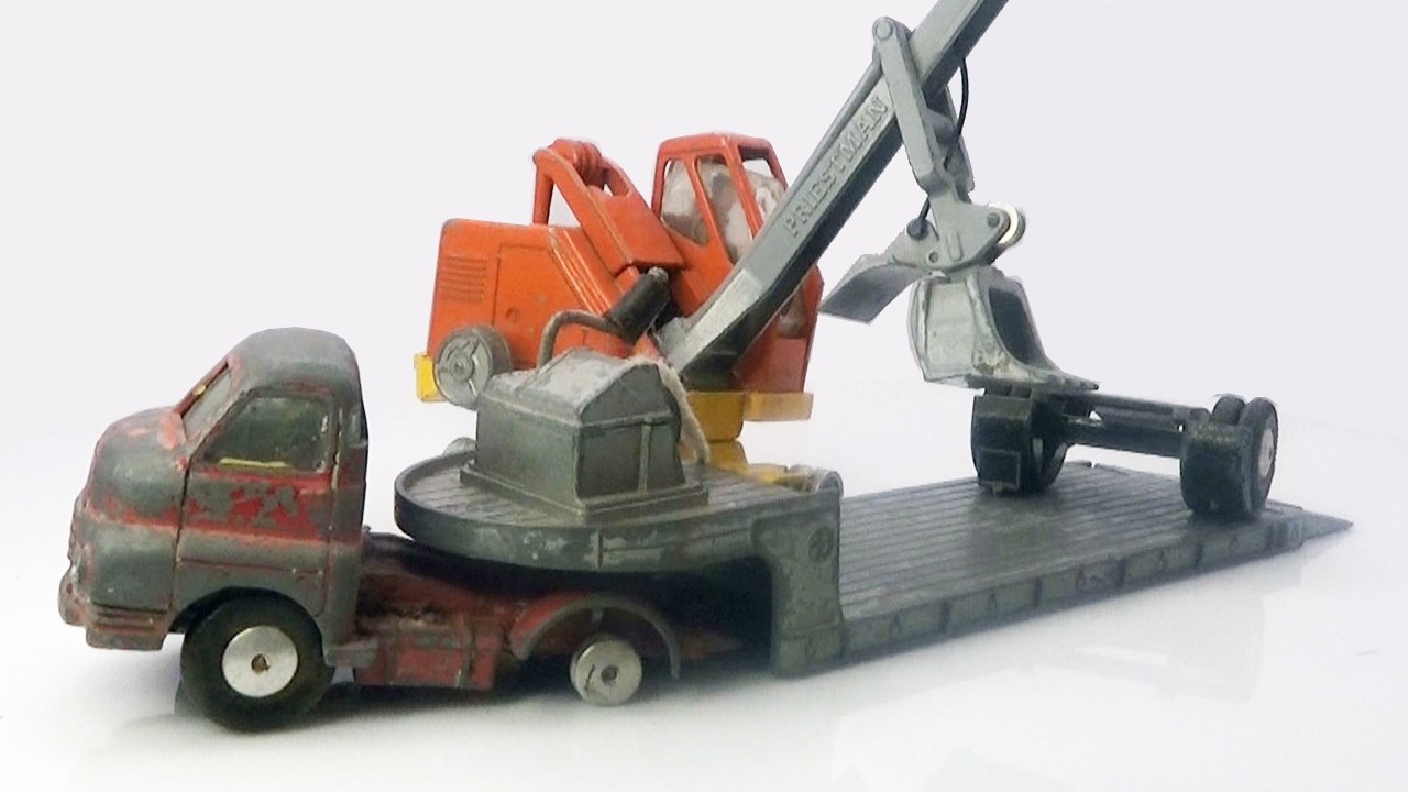 Грузовик Bedford Carrimore с прицепом для перевозки техники. Corgi Major Toys, реставрация модели.