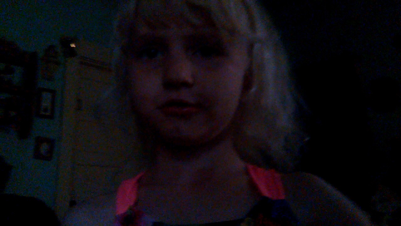 My cousin Mika has boobs XD and golden fidget spinner!!!