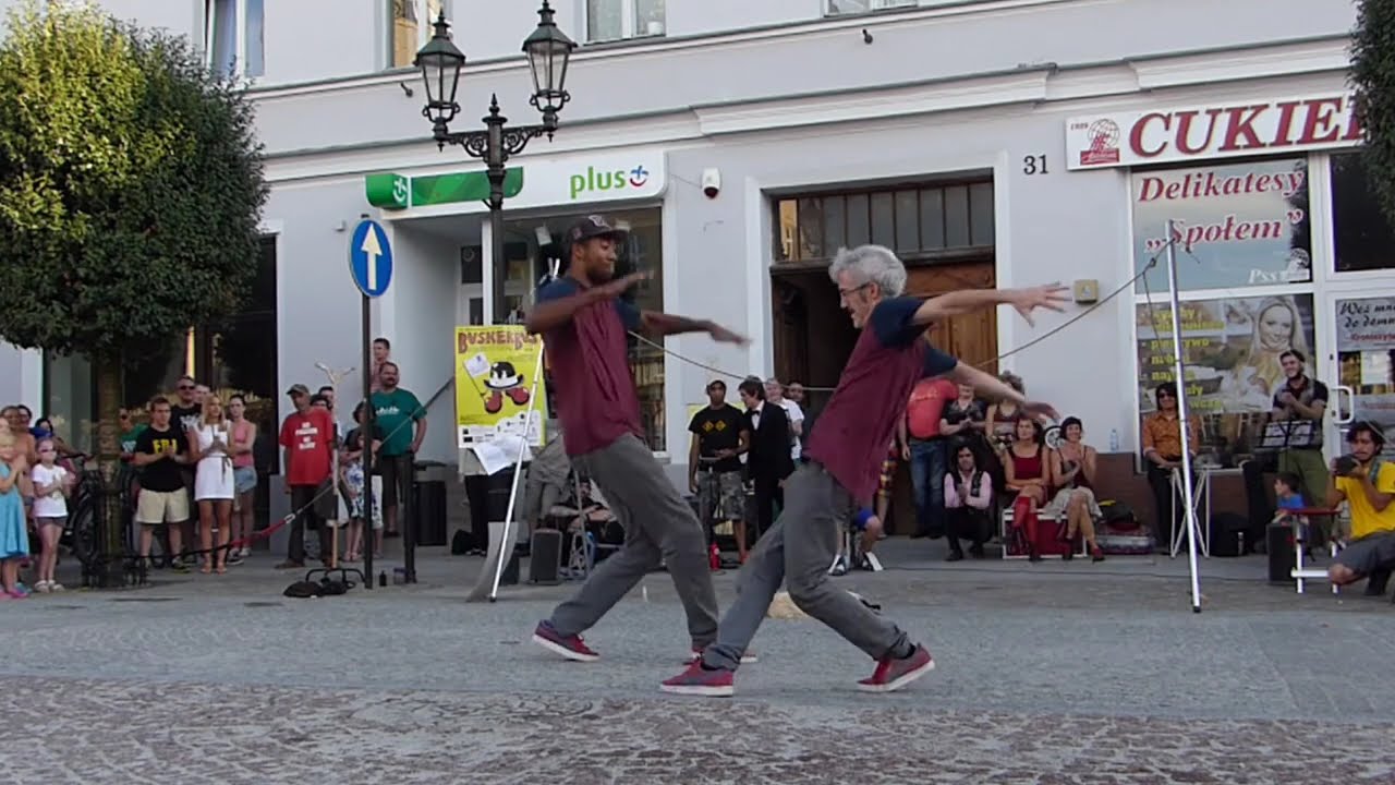 BuskerBus 2015- Umami Dancetheatre (street theatre and dance, Krotoszyn)