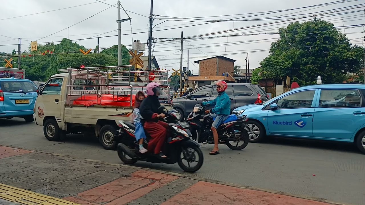 Pagi ini (28/Jan/2026) KRL Commuter Line Simpang Volvo Pejaten Timur Pasar Minggu #krl