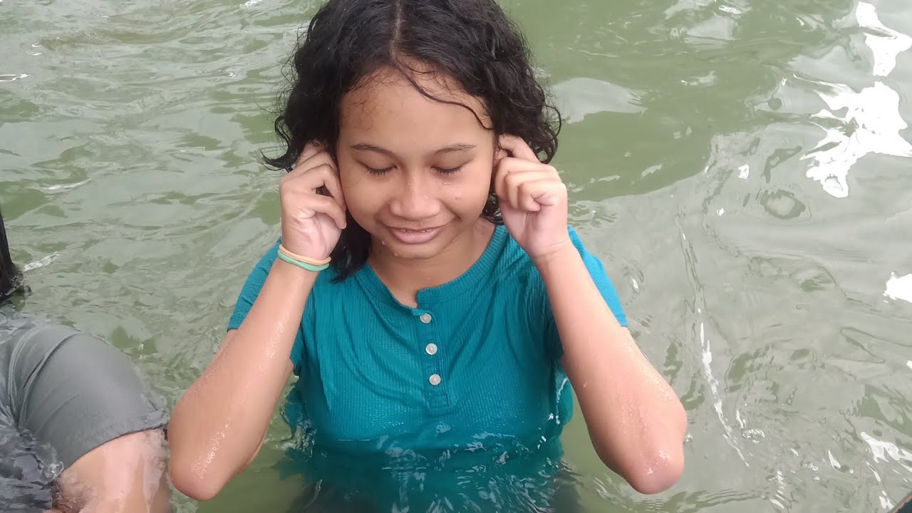Liburan sekolah ke Kolam renang tampian