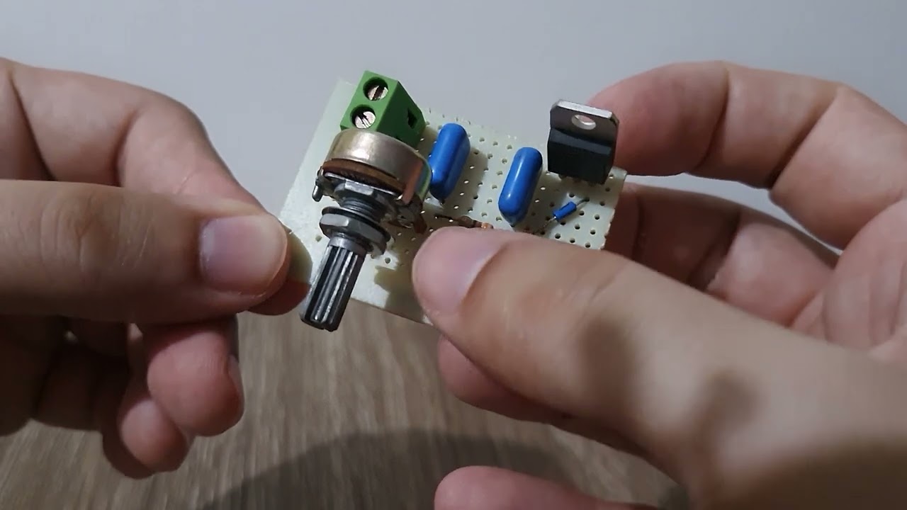 Componentes e funcionamento do Circuito Dimmer.