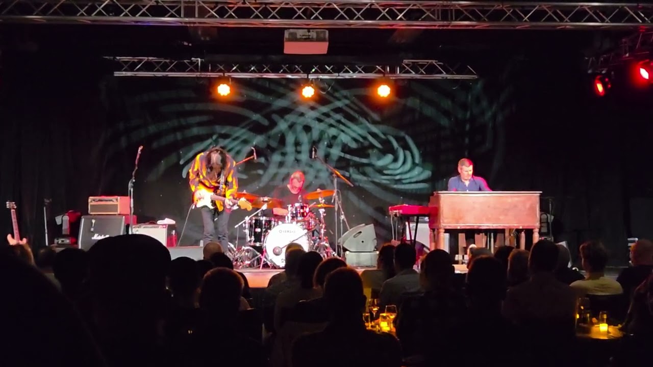 Robben Ford - Two Shades of Blue - 2025-03-06