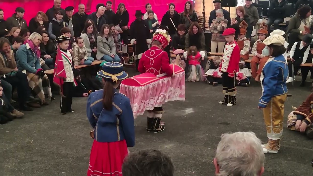 Altzaiko eskolako maskarada txikia 2025.