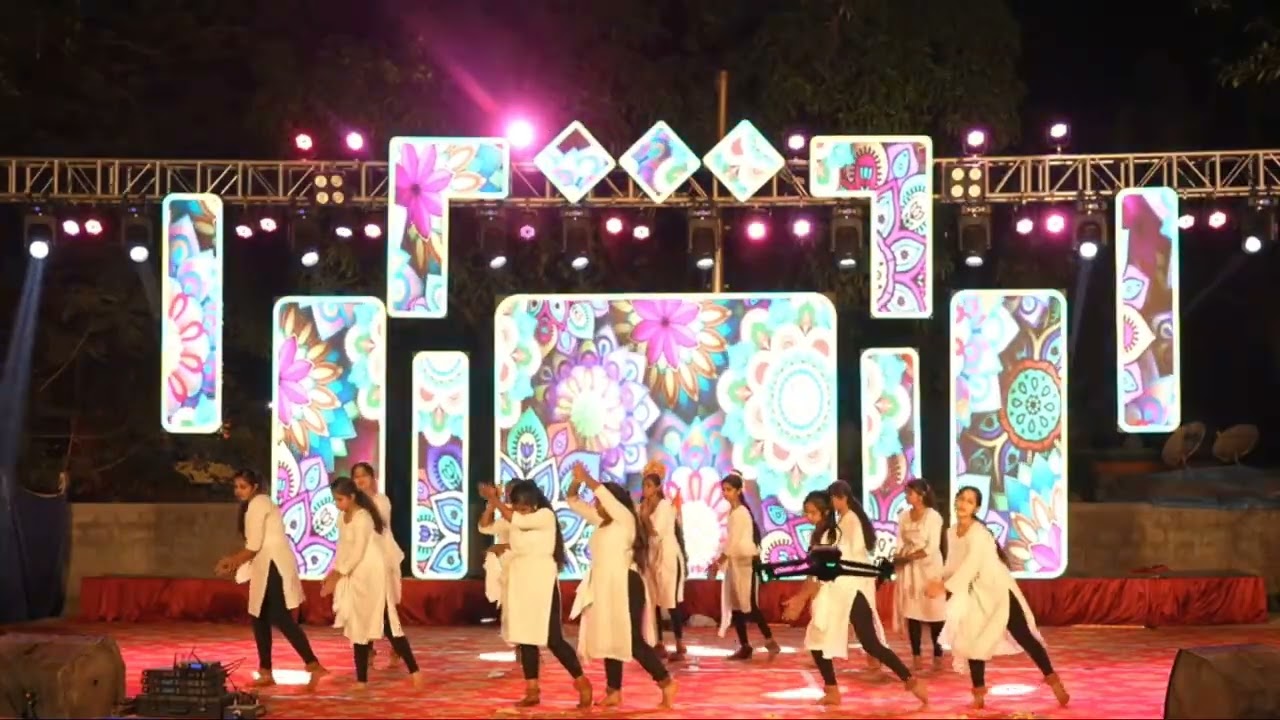 Traditional Dance by 10th std (Stella mary school Ks Layout)