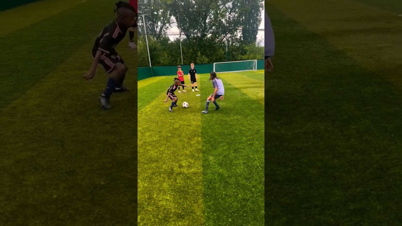 Receiving into front facing pressure ⚡🤩😍#realmadridshorts #academy #soccerskills #footballskills