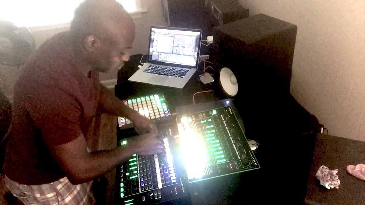 Marcus McGowan - TR-8 + MX-1 + Ableton Live + Deep House