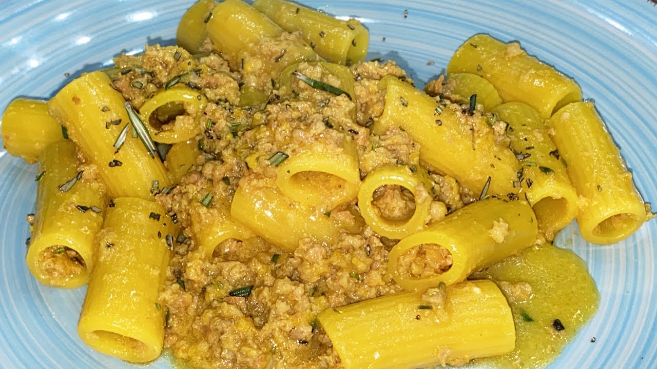 RIGATONI SALSICCIA ZAFFERANO E ROSMARINO