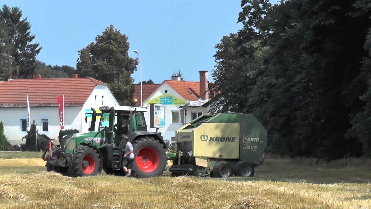 KRONE Variokammer Rundballenpressen Vario Pack mit Fendt Vario 714  Wintergersten Stroh Pressen 28 0