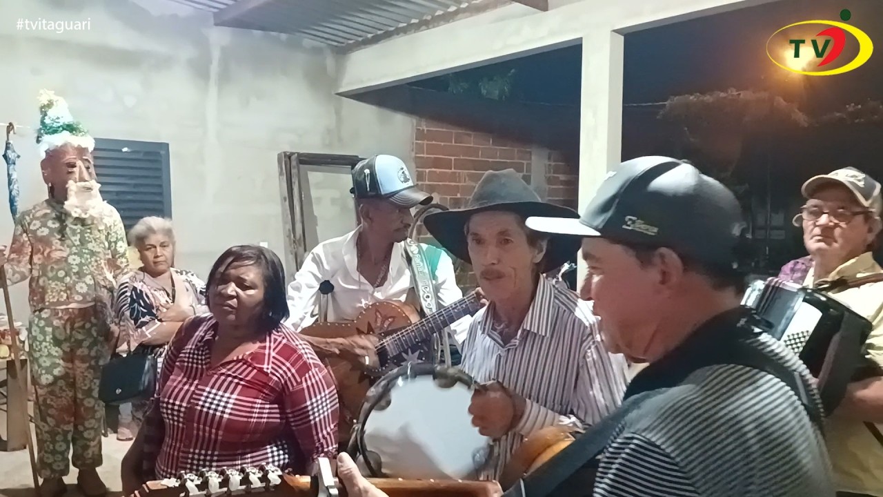 Folia de Reis Goiana de Itaguari sendo embaixada por Marilene na residência do Amarilio 25/12/2025