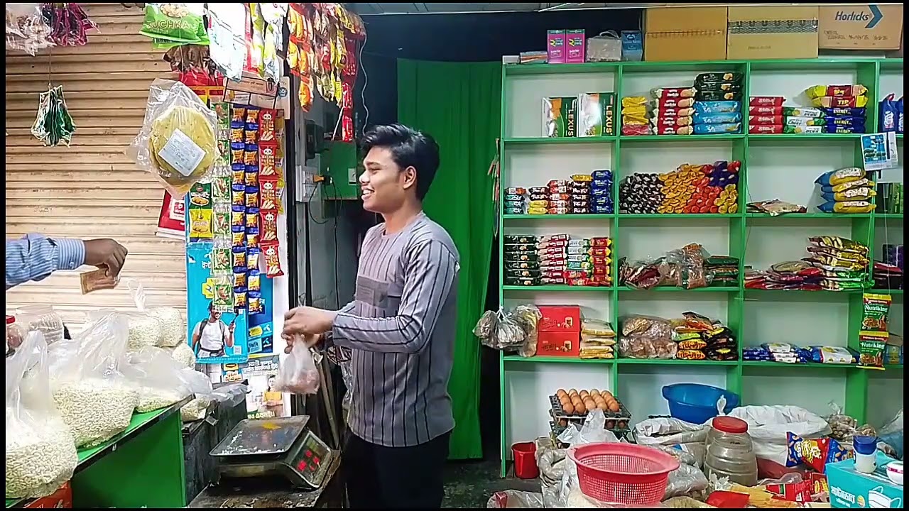  মুড়ি বানতে বানতে দোকানে ভিড় লাগেছে গেছে 🤑🙂