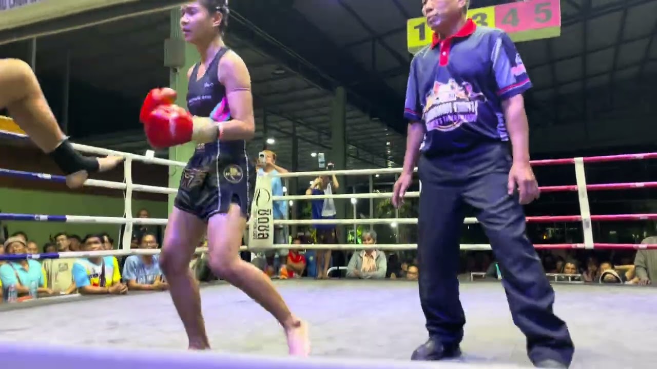 สตรอง   ศิริลักษณ์มวยไทย  พบ  นาจา   ขิดชลยิมส์   48  กก. #มวยไทย  #chanchanel2020