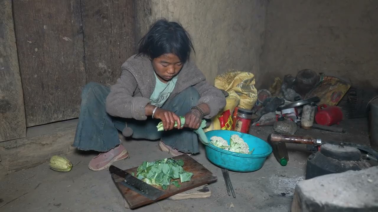 Cooking cauliflower vegetables in the village  ll village life