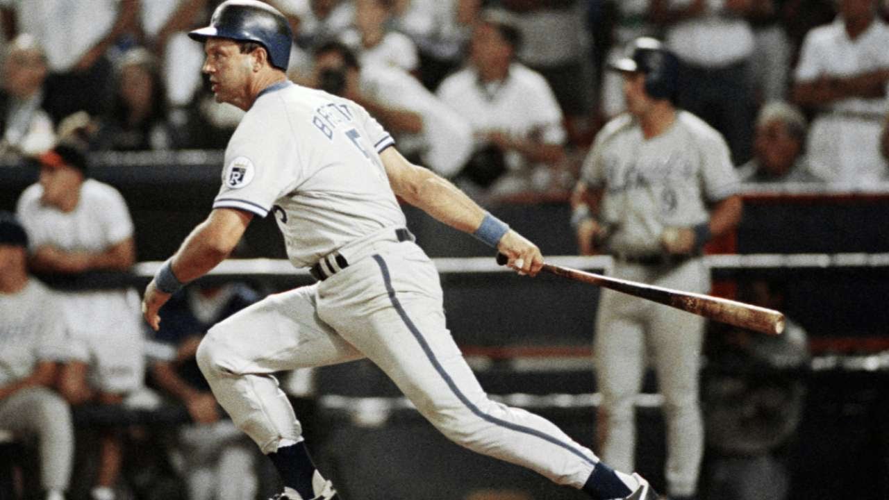 KC@CAL: Brett gets 3,000th hit, congratulated by team