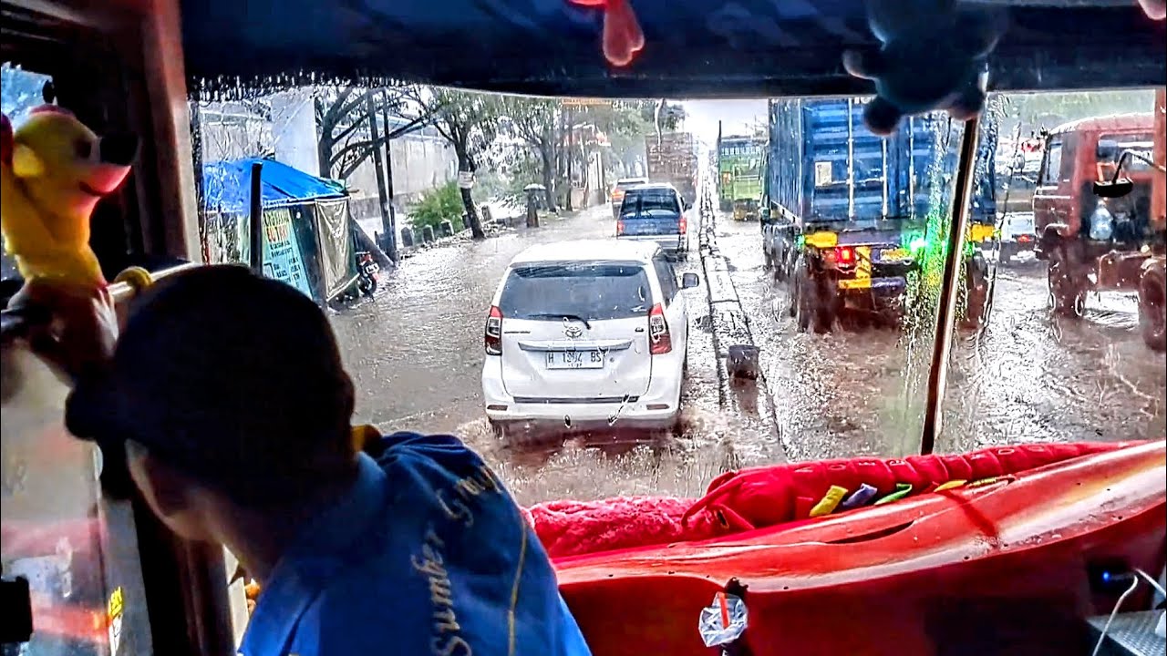 HUJAN DERAS SAAT SUGENG RAHAYU 7807 BERANGKAT DARI TERBOYO SEMARANG, AUTO BANJIR???