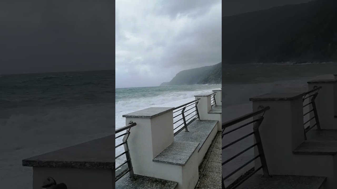 Mare agitatissimo...Bagnara Calabra oggi.