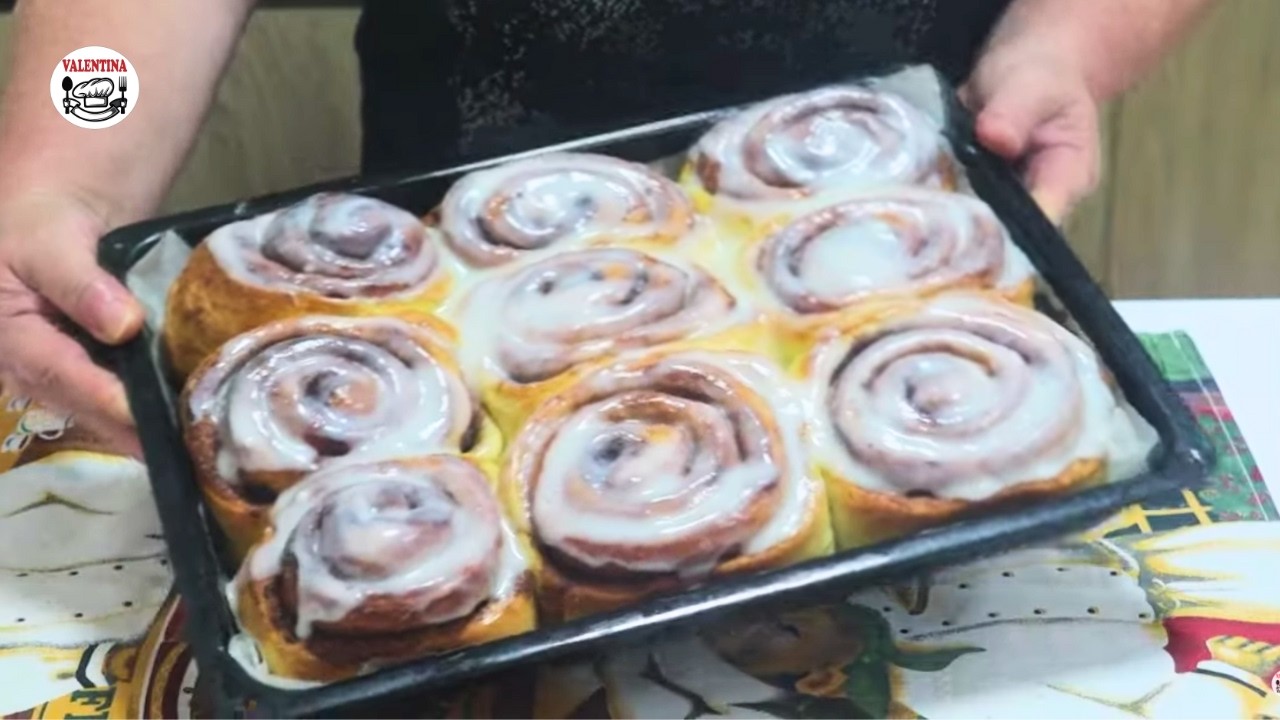 Čuvene CINNABON ROLNICE koje se tope u ustima!Originalni recept za klasične američke cimet rolnice!