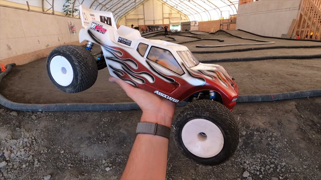 AE T6.2 Build Mistake Found and First Stadium Truck Race! - Netcruzer RC