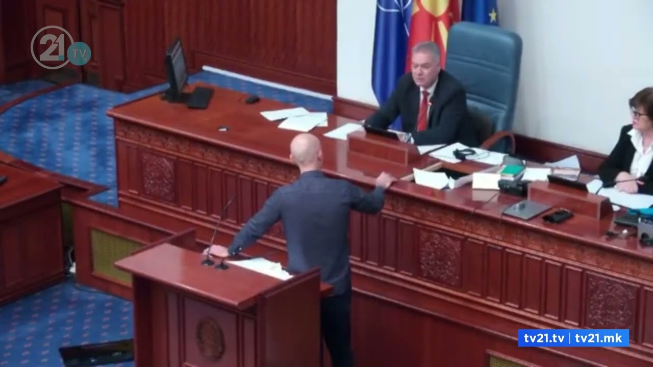 По паузата нов хаос - летаа монитори, Џафери спречи тепачка!