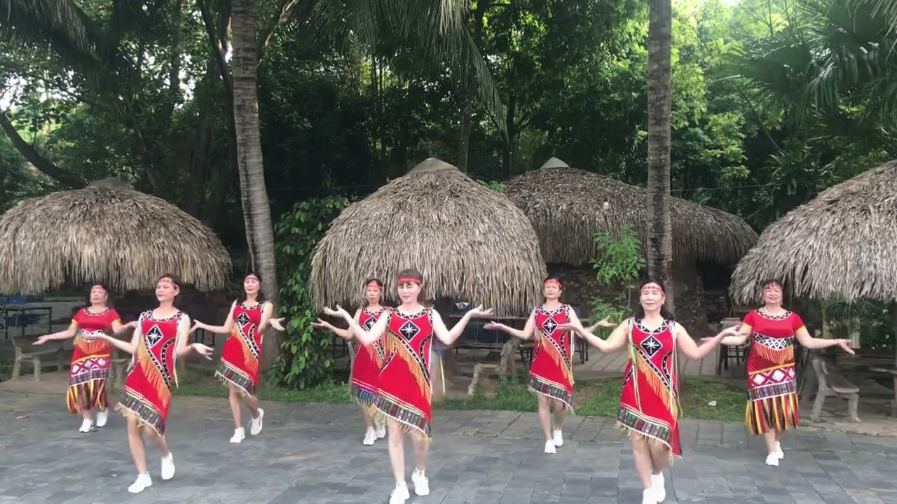 Nhảy dân vũ: Nàng Sơn Ca - do các thành viên trong nhóm vui khỏe Phường Bắc Sơn TP Tam Điệp