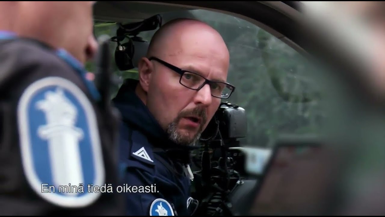 Poliisit nappaavat poikien pilvenpoltteluringin puistossa