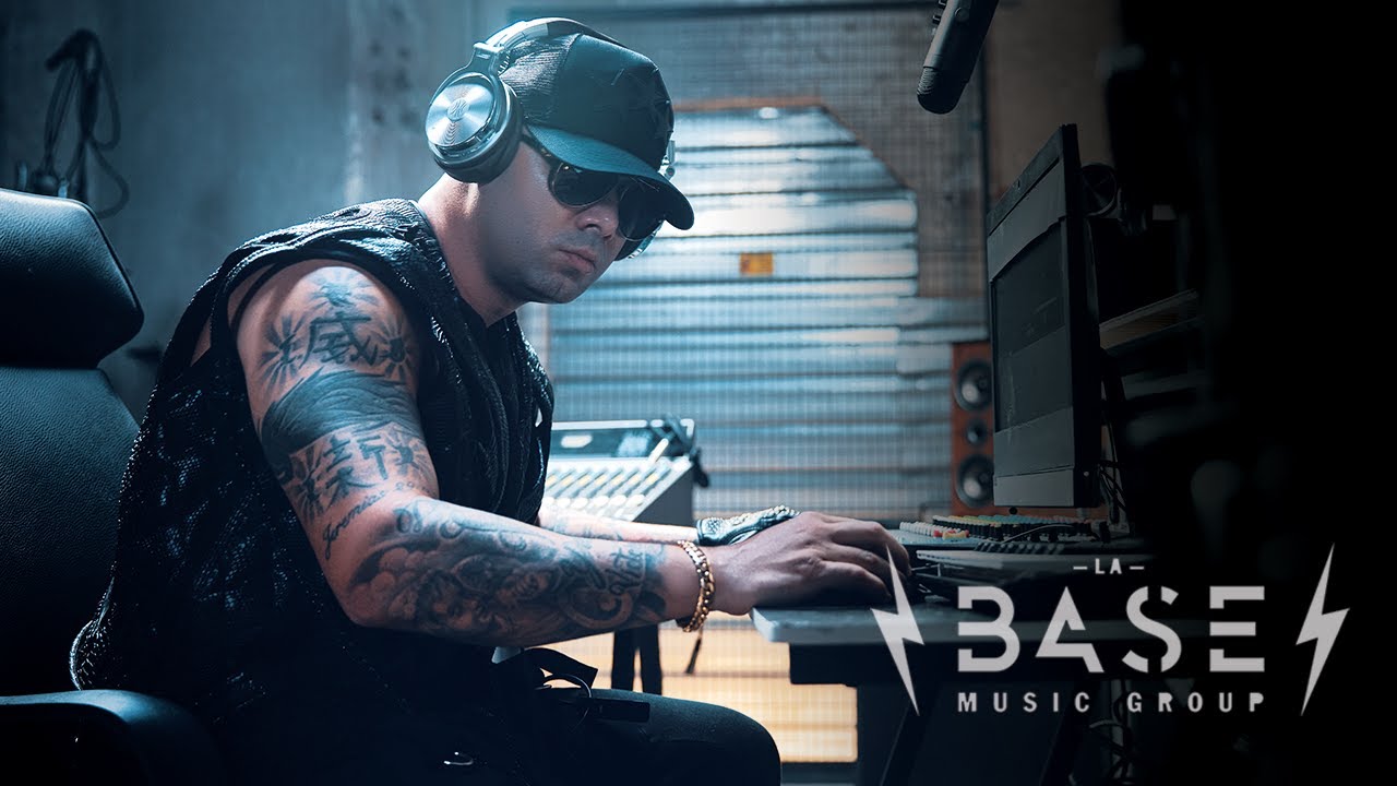 Wisin, Chris Andrew - Grammy (Lyric Video)