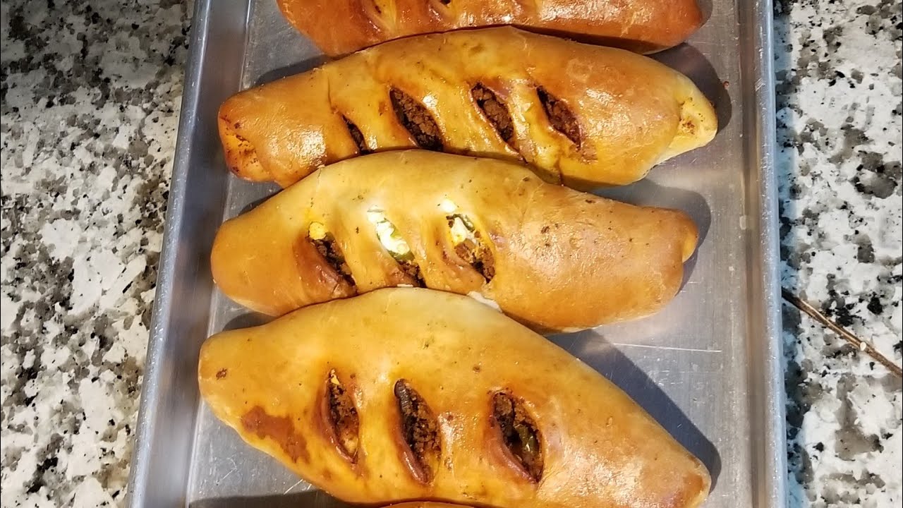 📕Bolillos de chorizo con queso y chile jalapeño clases de panadería #postres #panaderia
