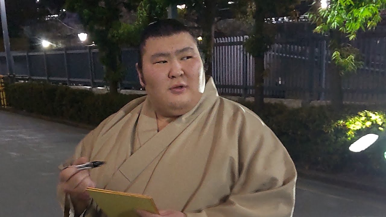 素晴らしい対応をする熱海富士　2025大相撲初場所　出待ち風景