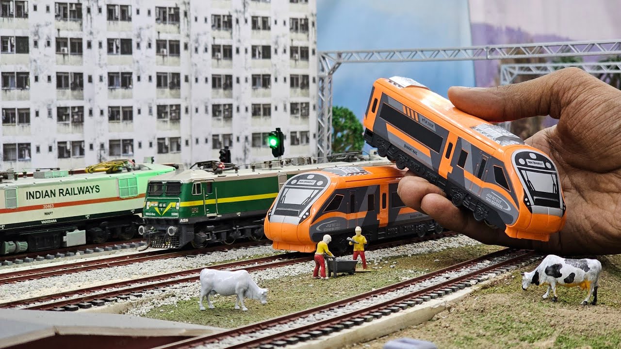 New Delhi to Varanasi Vande Bharat Toy Train Running on HO Scale Layout 