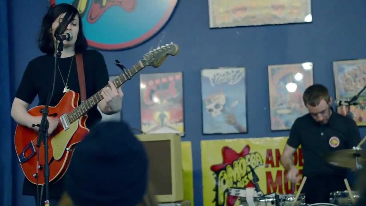 Veronica Falls - Broken Toy