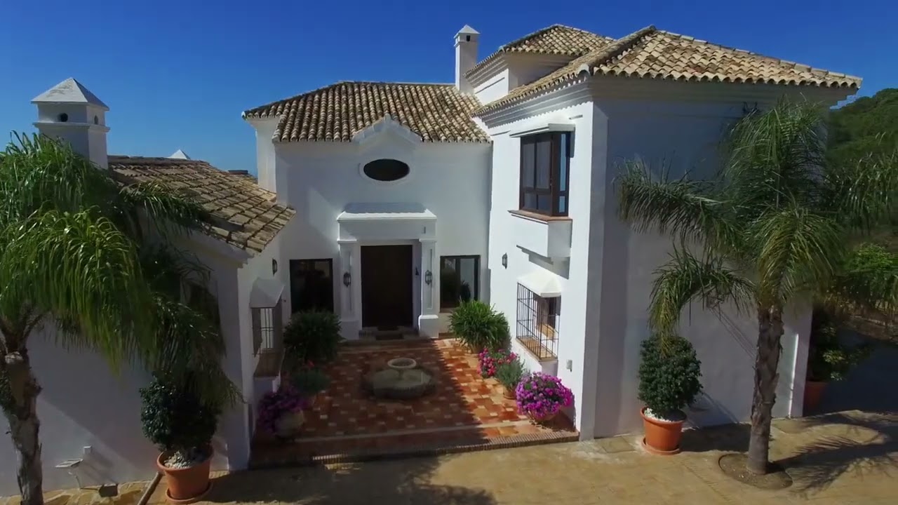Stunning villa with elegance & sea views
