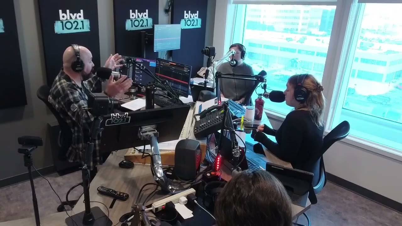 Réaction des filles à Élizabeth Lemay sur les hommes qui nous empêchent d'être libre comme «femme»..