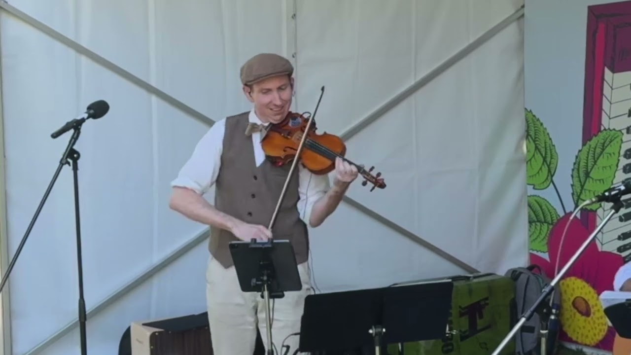 Boogie Woogie Bugle Boy - Gypsy Jumbucks & Gowrie Gals live performance