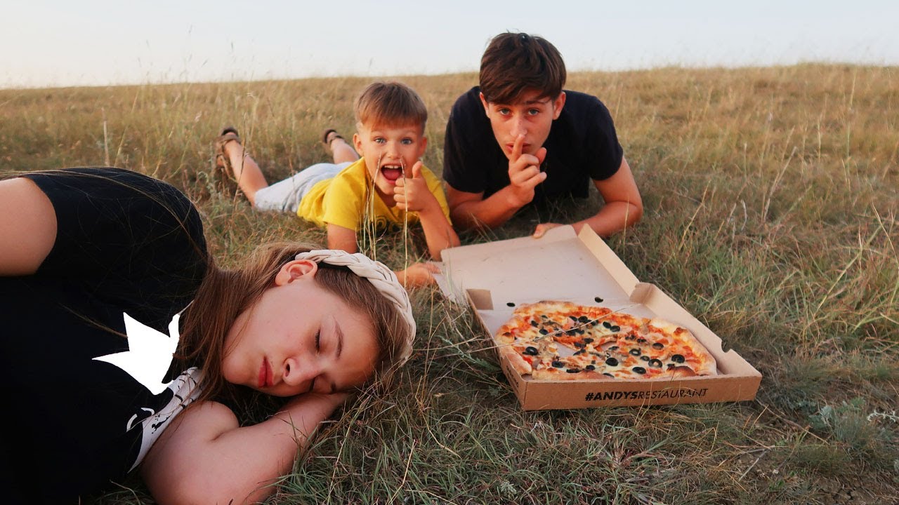 PRIETENII sau PIZZA / ISTORIE amuzantă