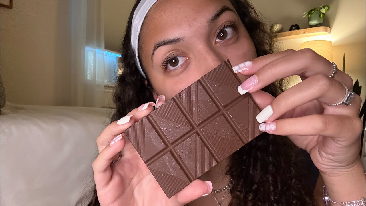 ASMR fast and aggressive chocolate tapping & scratching + eating sounds 🍫