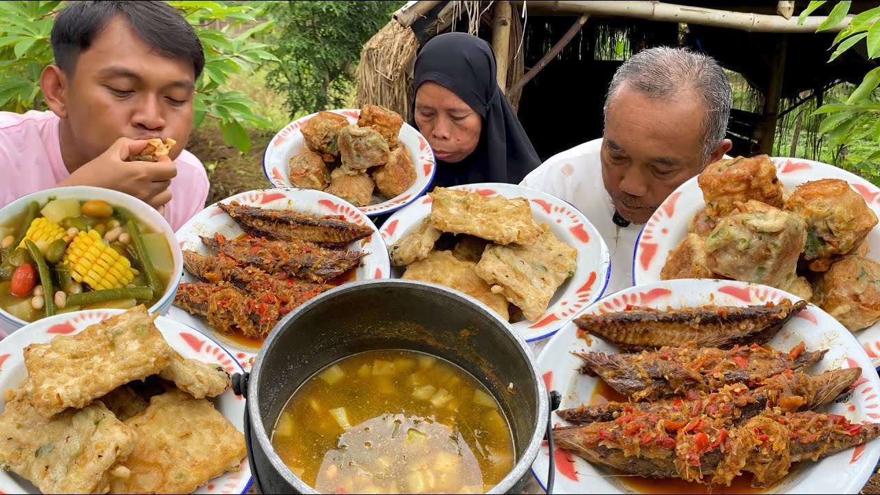 Sayur Asem nya Seger, Ikan Tongkol Sambal Jahe nya Mantap, Tahu Isi Dan Tempe Goreng nya Sedap Semua