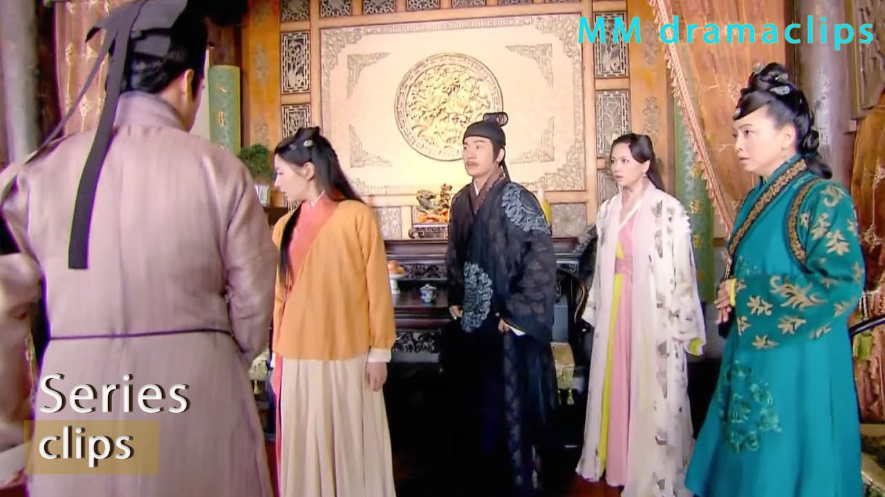 Муж изменял жене в течение 2 лет, жена бросила его перед всей семьей