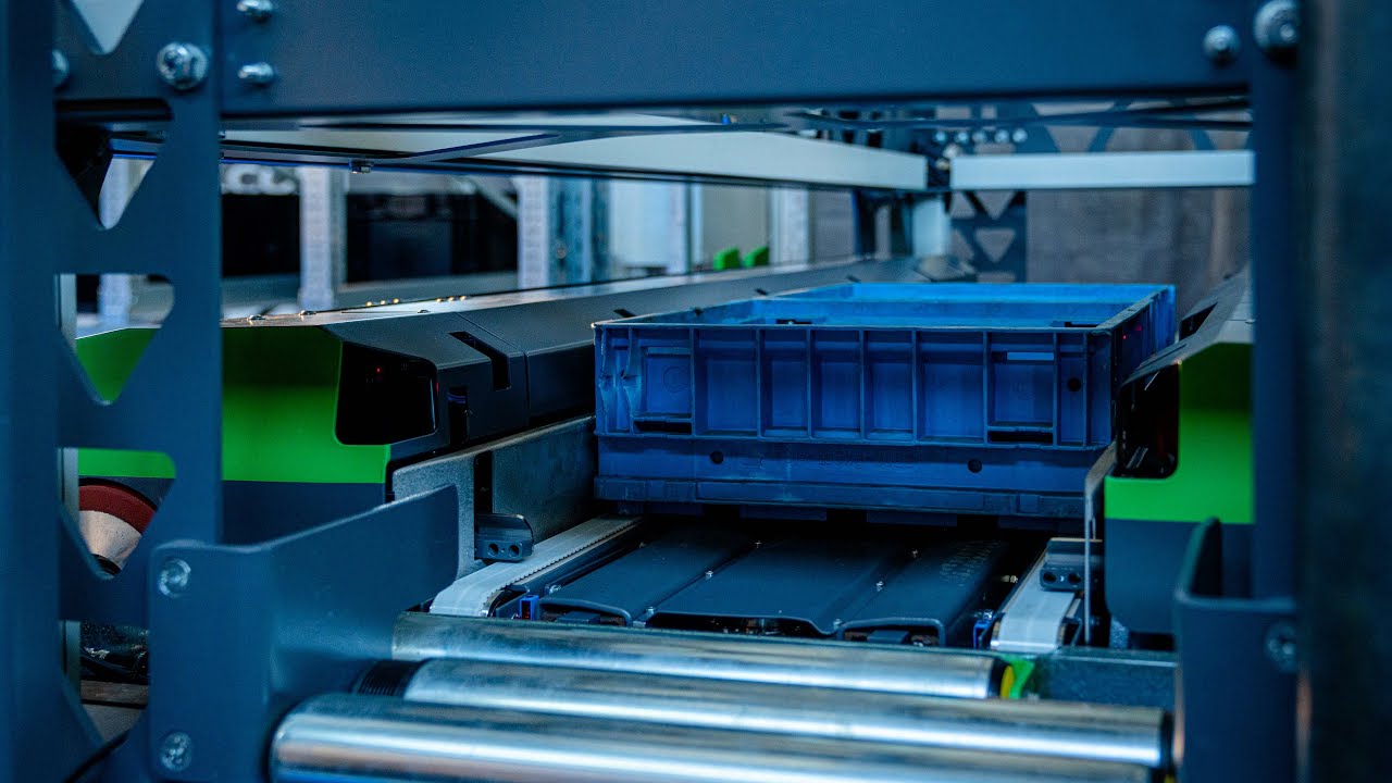 Automated Small Parts Warehouse for efficient order picking and maximum performance.