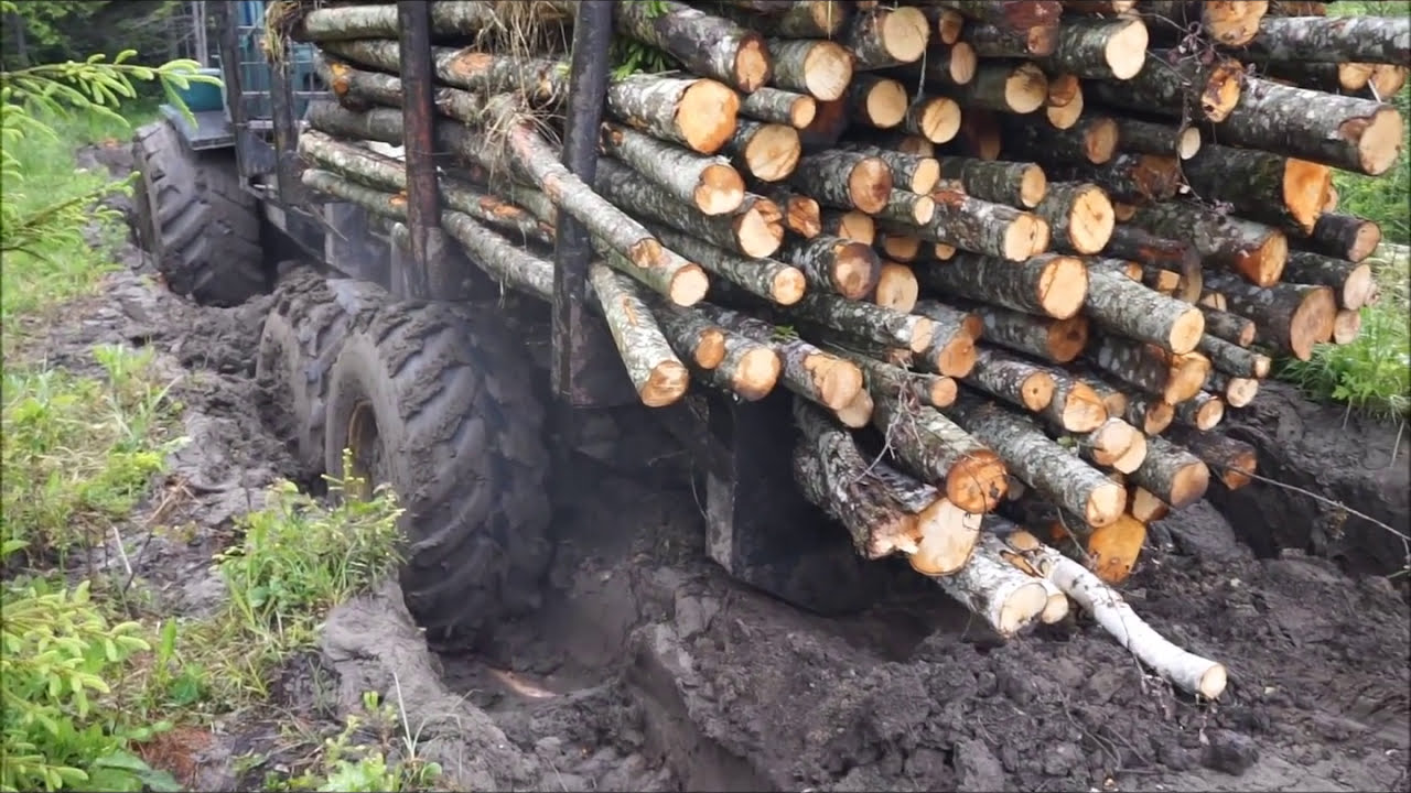 Forwarder Kockums Smv 215 stuck in mud