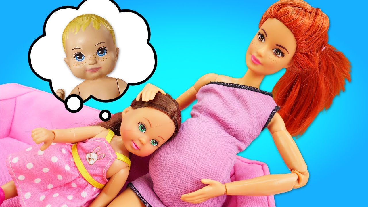 A Evi ajuda a mamãe Barbie! Vídeos da Barbie no YouTube. Série infantil com bonecas Barbie