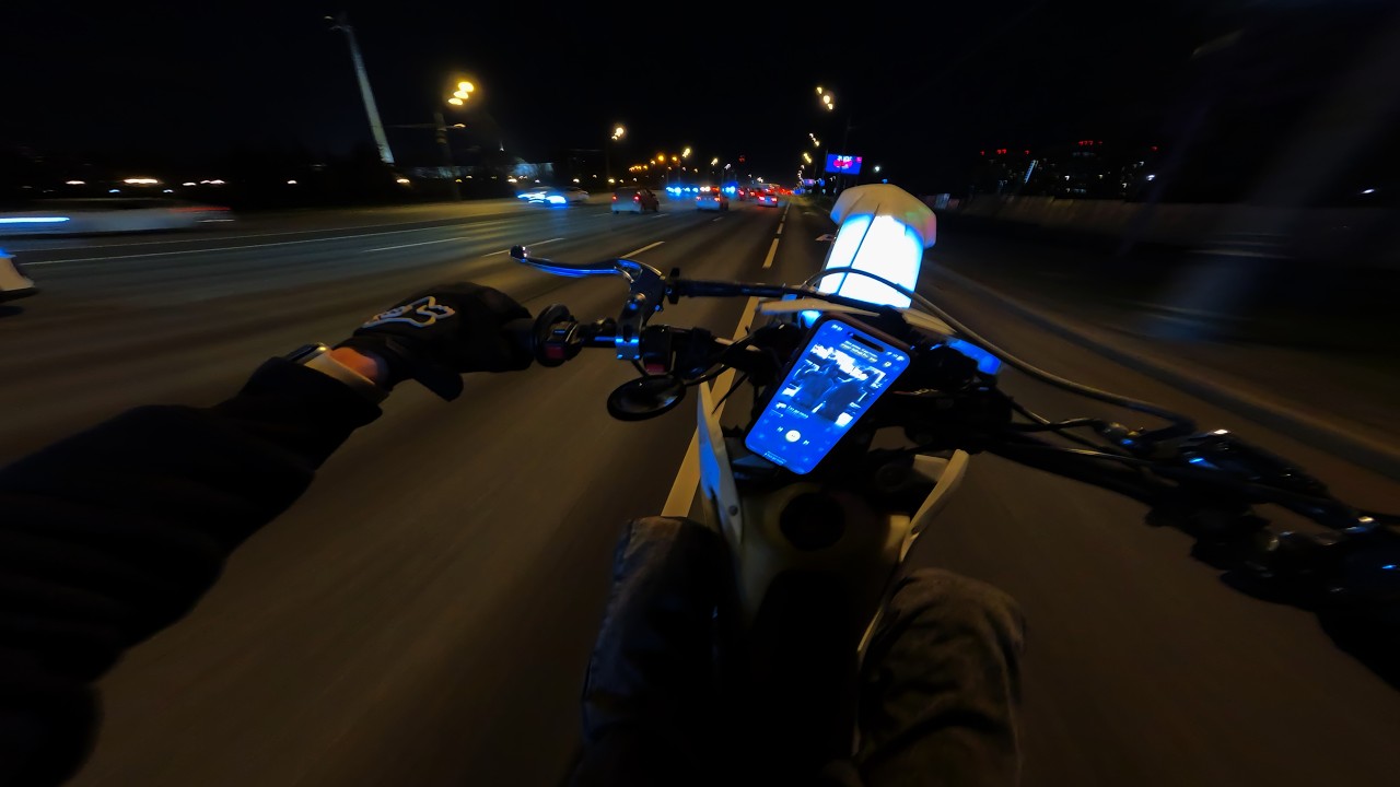 Night vibe on Motard
