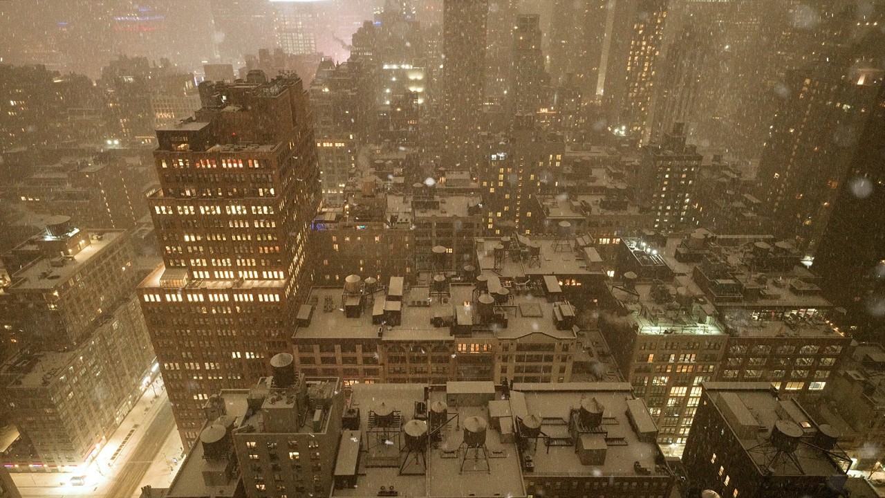 Snowy Night in NYC – Relaxing Snowstorm & City Ambience 4K