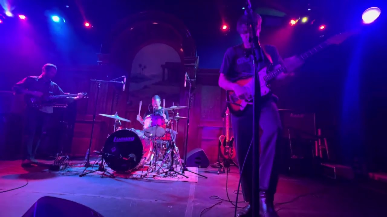 Wand - Floating Head (Live)