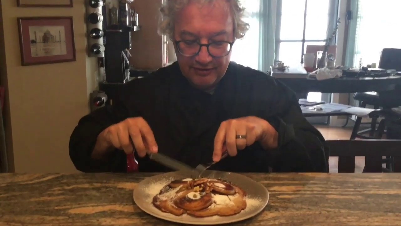 Apfelküchle (German Apple Fritter)