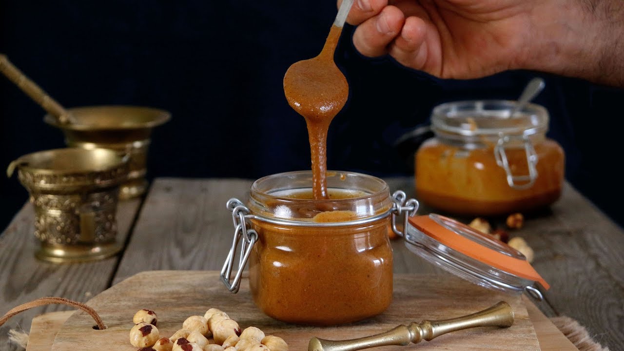 Praliné de avellanas casero, perfecto para postres, bombones y helados.