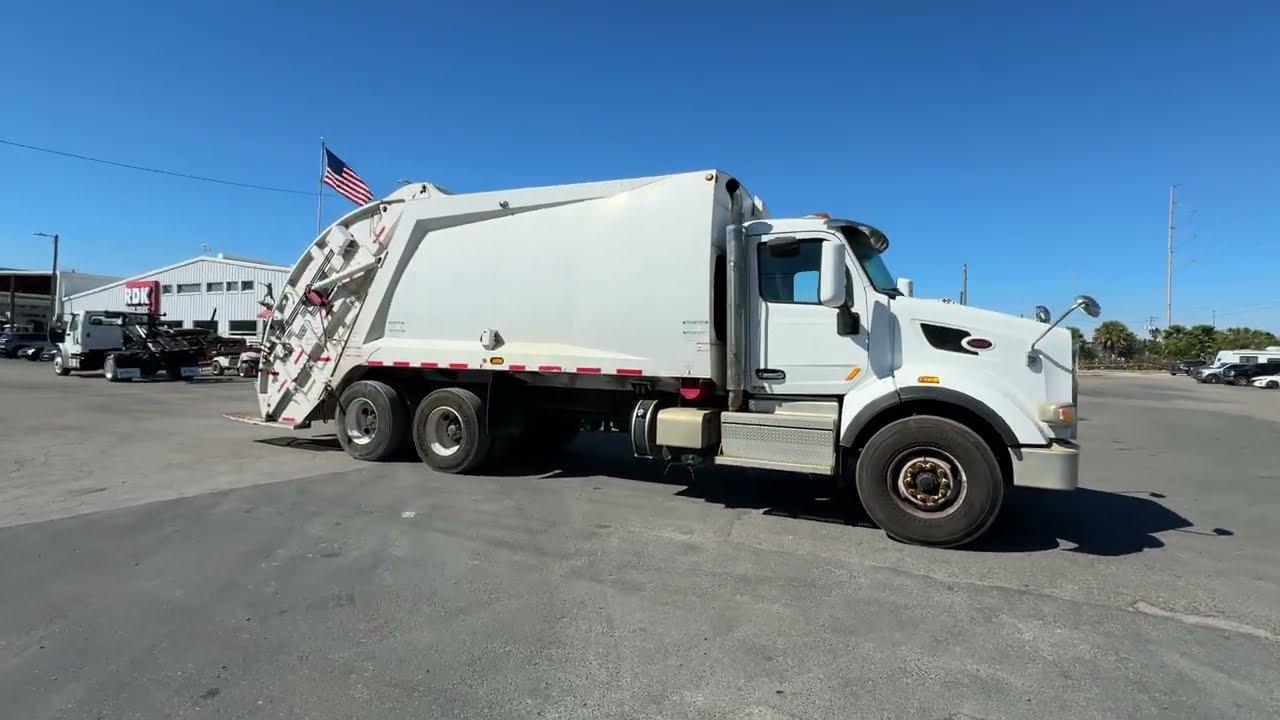 2020 Peterbilt 567 25 yard Mcneilus Rear Loader Garbage Truck - 110372